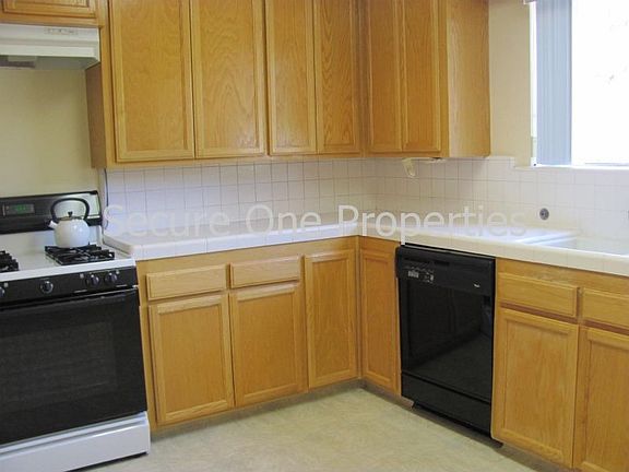 5th image of 6027 Ventura Canyon Ave