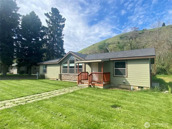 1408 S 2nd Street, Dayton, WA 99328