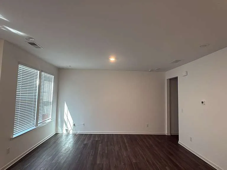 145 Star Ct — Photo 3
