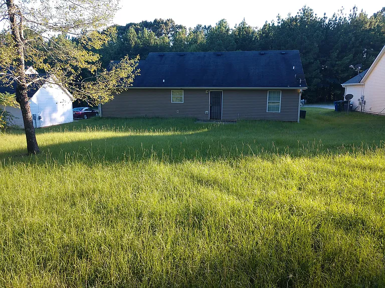 225 Apple Valley Rd — Photo 6
