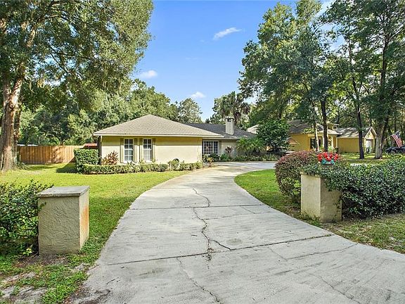 3rd image of 31240 Lochmore Cir