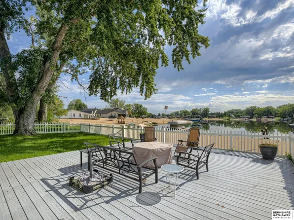104 Minnow Ln, Cedar Creek, NE 68016