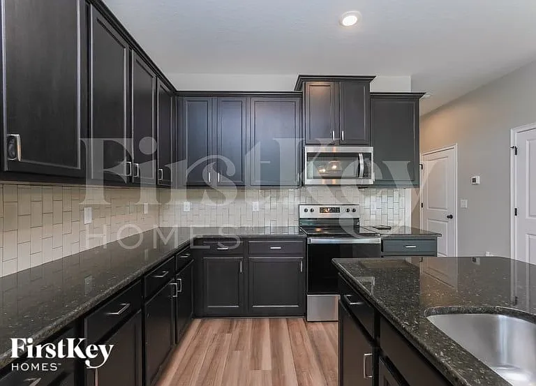 4323 Reisswood Loop — Photo 6