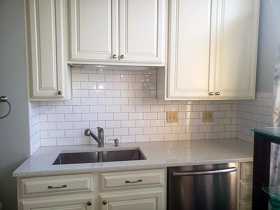 5th image of 2675 S Kinnickinnic Ave #Red