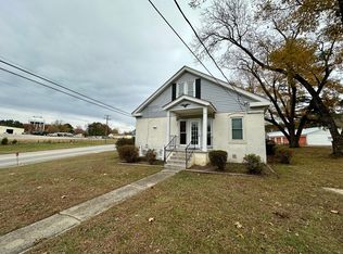 901 W Danville St #B, South Hill, VA 23970