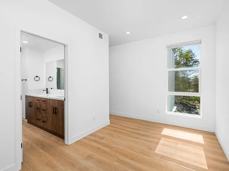 5247 Rincon St — Photo 16