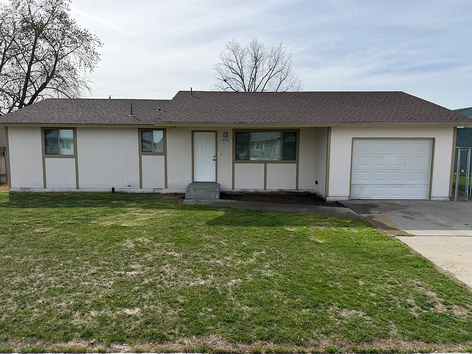 779 NW 16th St
