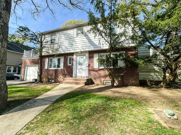 329 E Euclid Street, Valley Stream, NY 11580