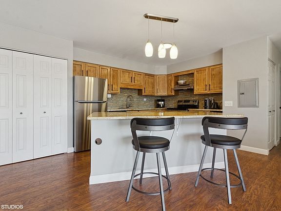 5th image of 4250 Saratoga Ave APT 301