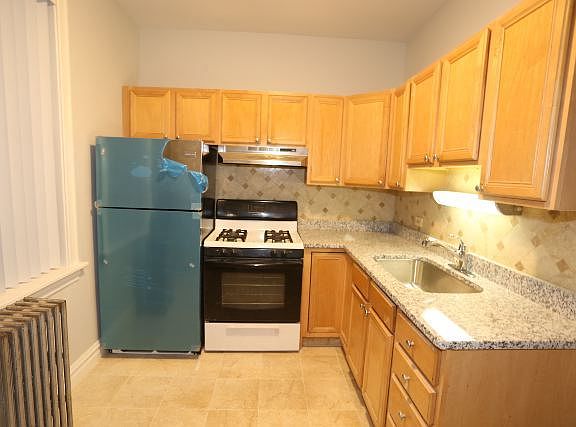 3rd image of 4703 N Albany Ave #3