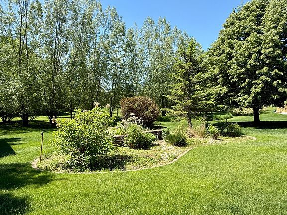 4th image of 2733 Campus Ln