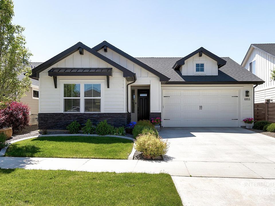 1st image of 6955 N Exeter Pl