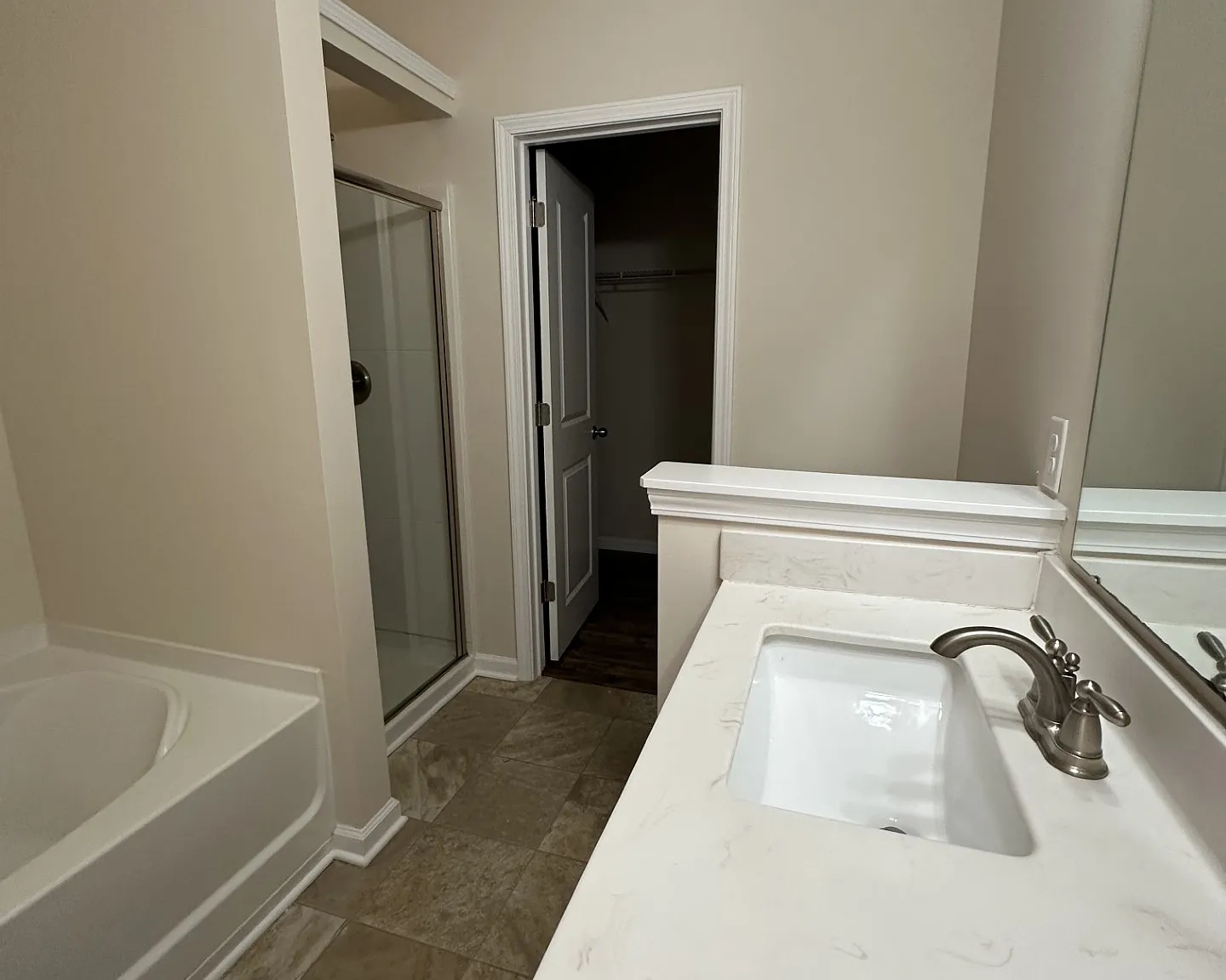 4 bed, 3.5 bath, 1942 sqft, $2,600 — Photo 4