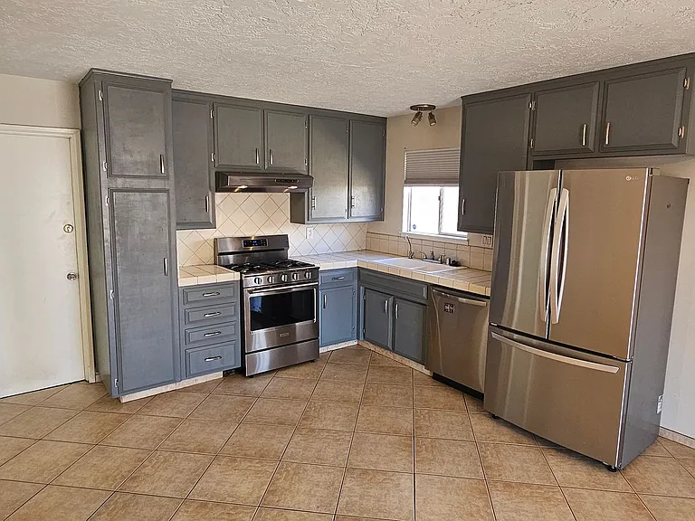 812 Kinnett Ave — Photo 5