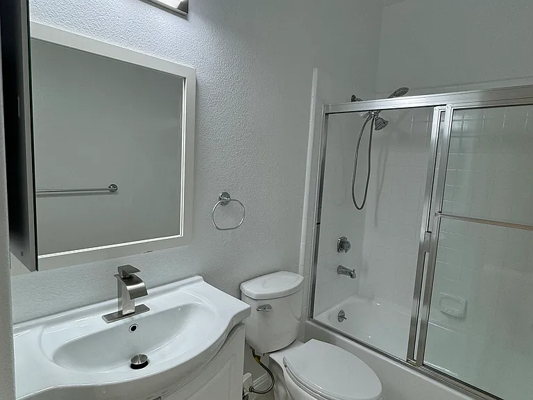 12222 Moorpark St #206 — Photo 20