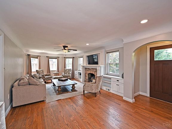 5th image of 5025 Aldine Dr