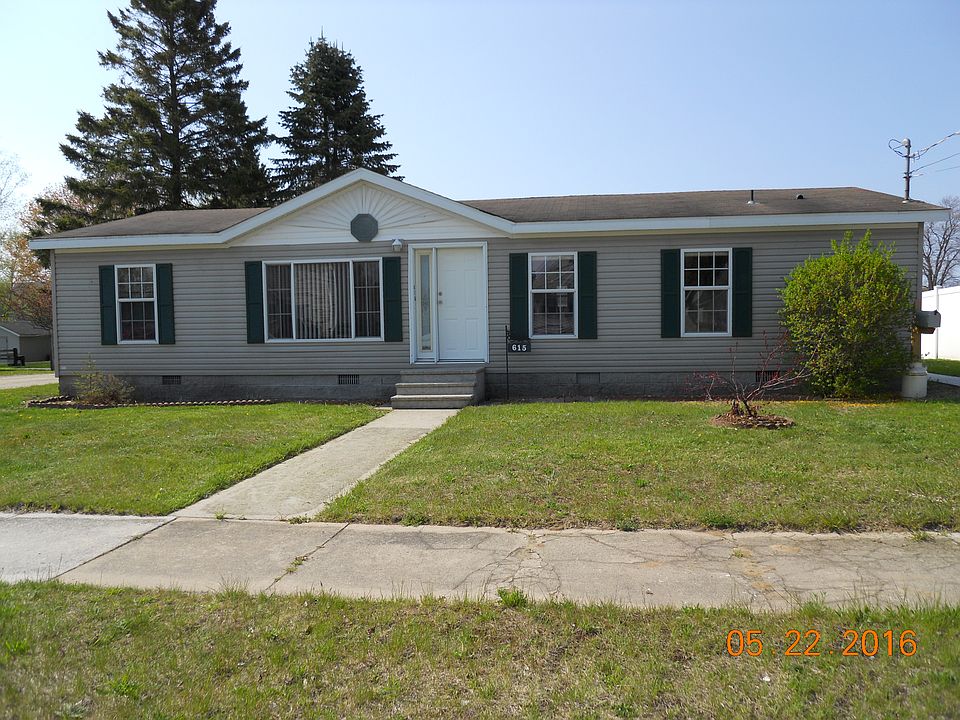 1st image of 615 Arbutus Ave