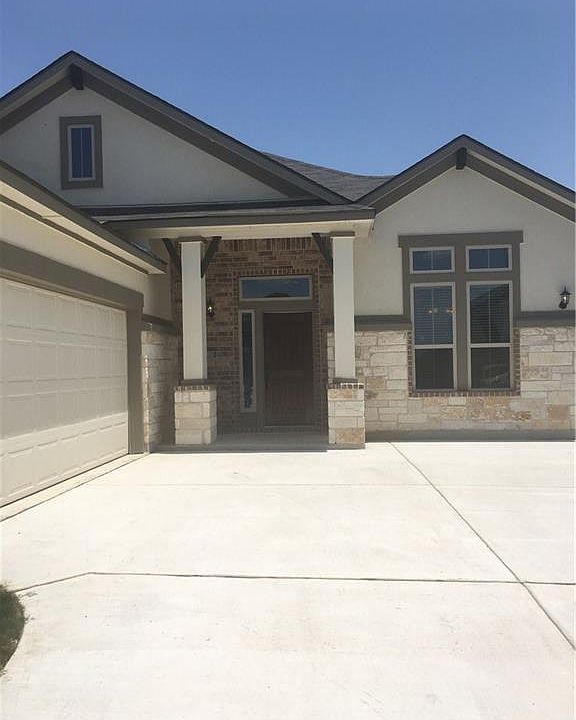 1st image of 1386 Garden Laurel