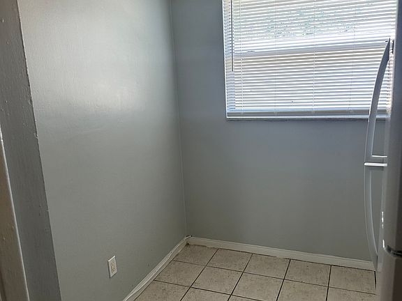 4th image of 865 5th Ave N APT 15