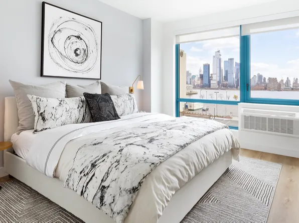 805 Harbor Boulevard image 18 of 61