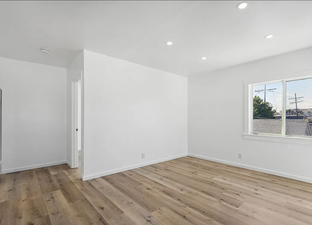 2 bed, 900 sqft, $3,000 — Photo 4