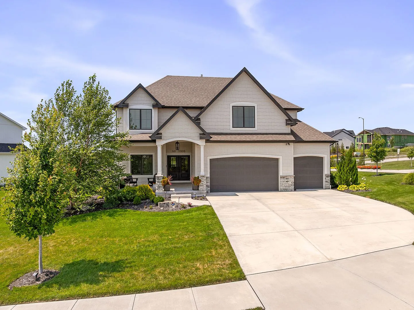  11508 Stunning Two Story in Cedar Creek Available Immediately! — Photo 2