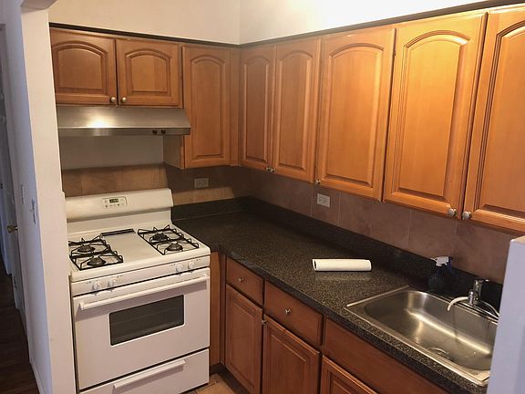 3rd image of 1349 Franklin Ave APT 2B