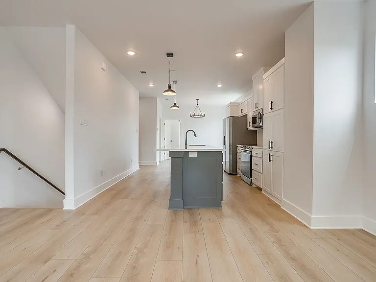 2811 Forest Park Blvd — Photo 13