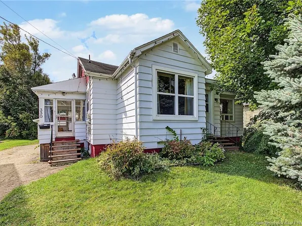330 Dundonald St, Fredericton, NB E3B 1X2