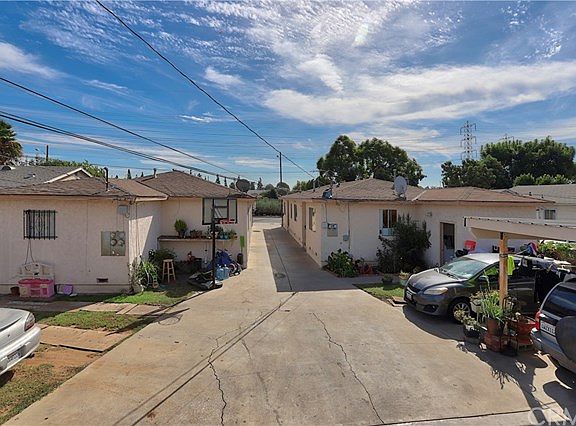 3rd image of 6519 Darwell Ave