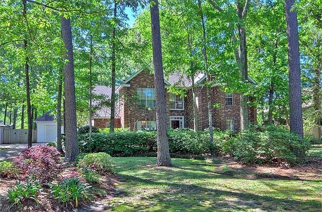 1st image of 300 Greenleaves Blvd