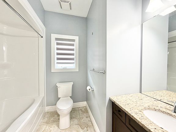 4th image of 875 Longworth Rd #0