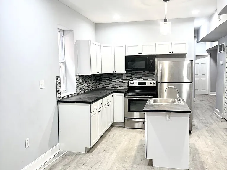 5323 Walnut St #1 — Photo 2