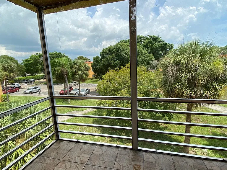 4304 NW 9th Ave #3-3B-3B3 — Photo 27