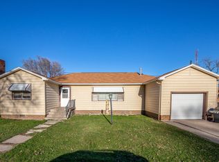 28 1st St SW, Dayton, IA 50530