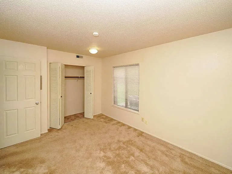 Madeira Apartments — Photo 38