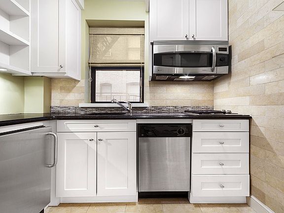 3rd image of 29-33 W 65th St #2E