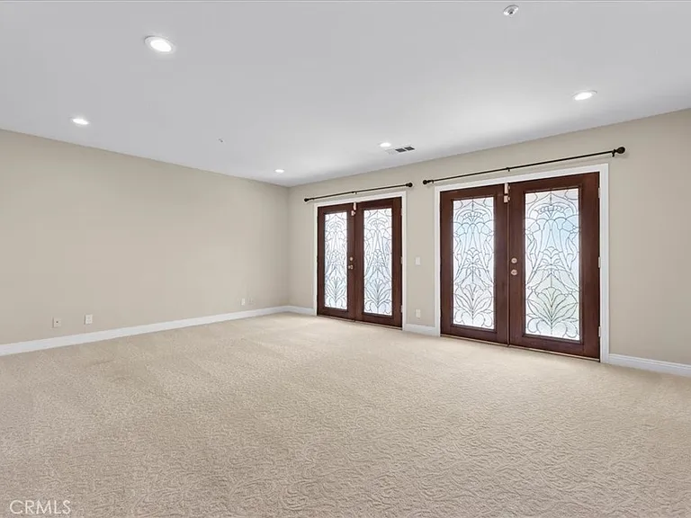 540 W 25th St — Photo 24