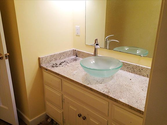 2nd image of 10206 Finlandia Ln