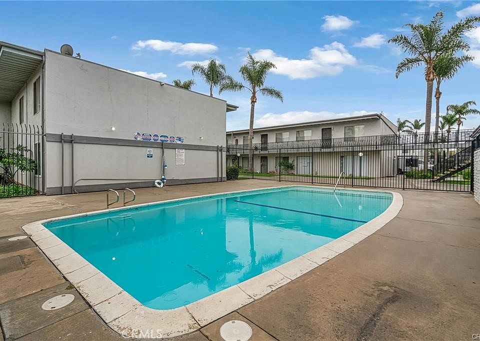 1st image of 5530 Ackerfield Ave Unit 314