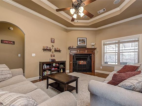 4th image of 6002 W Sage Dr