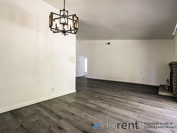 3rd image of 4004 Hollygrove Ct