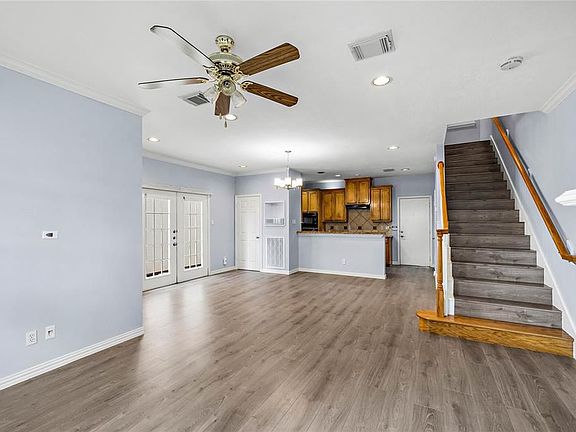 5th image of 6035 Stoney Brook Dr