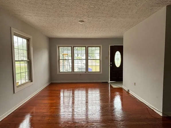 1733 Holly Dr, Bowling Green, KY 42101