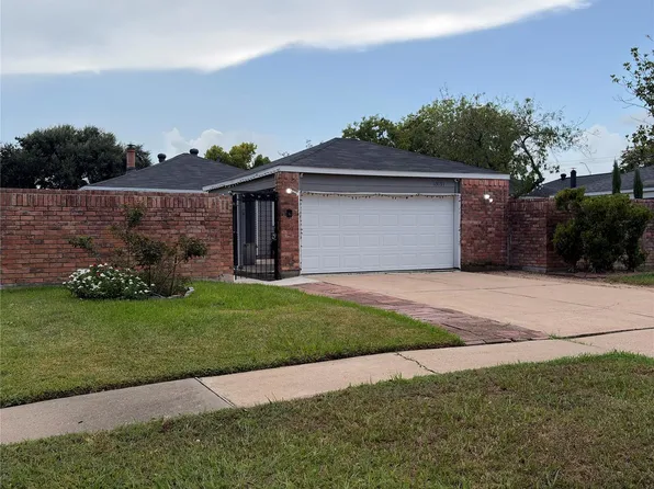 13131 Newbrook Dr, Houston, TX 77072