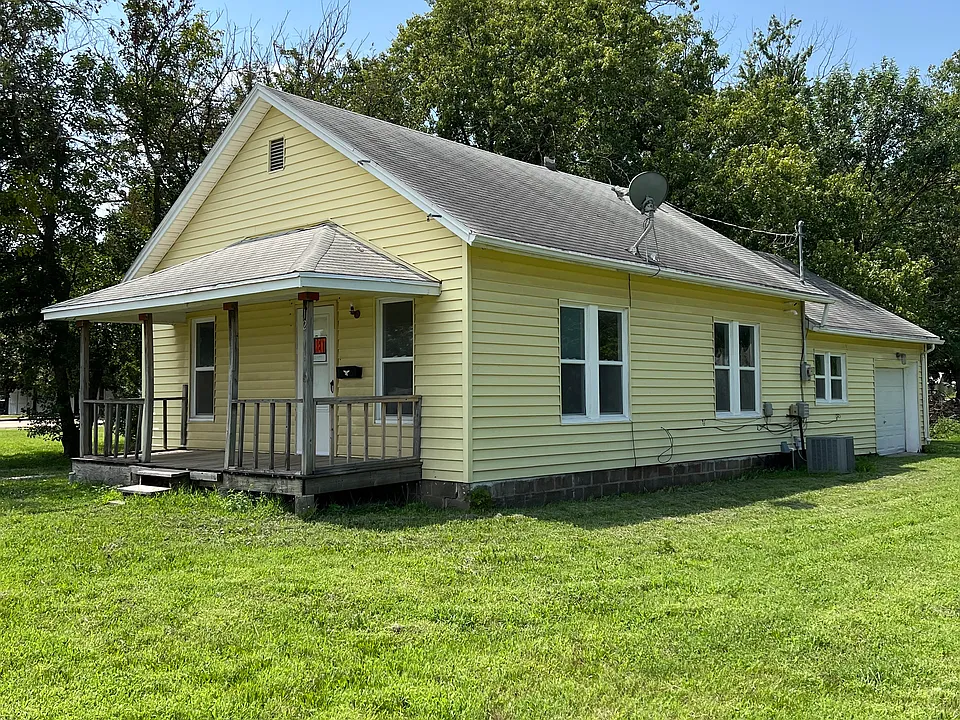 123 N 9th St