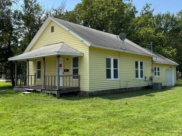 123 N 9th St, Osage City, KS 66523