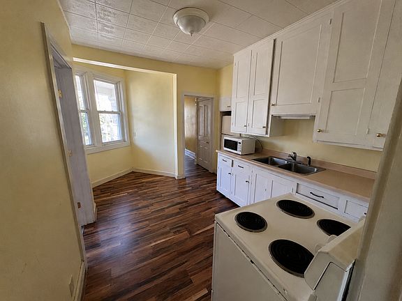 2nd image of 119 S 3rd St #2