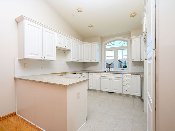 5th image of 1815 SE Hickory Cir