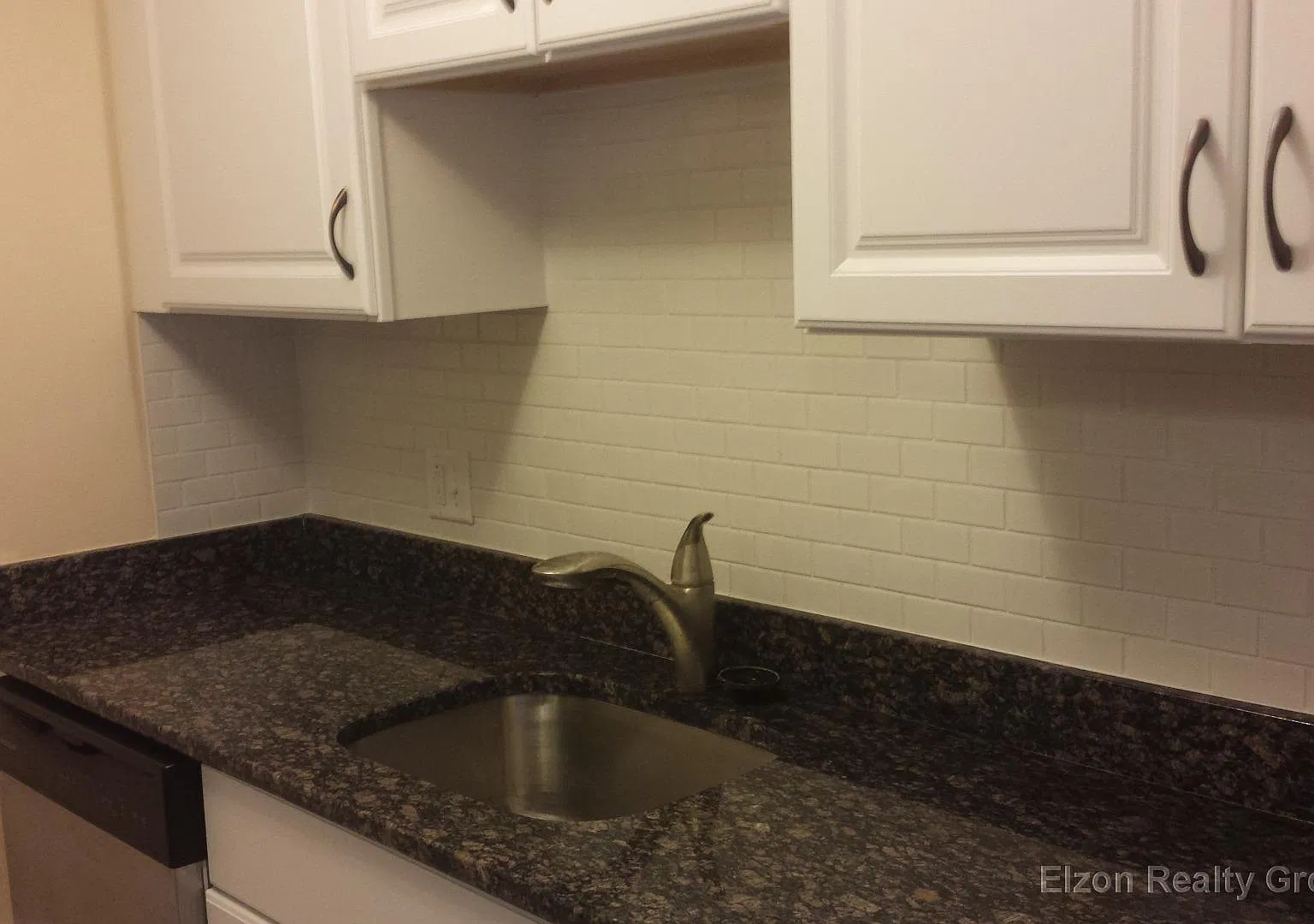 3 bed, 1.5 bath, $4,800 — Photo 2